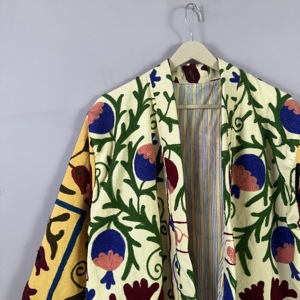 เสื้อโค้ทลายดอกซูซานีทำมือจากบูติก - Product Image 2