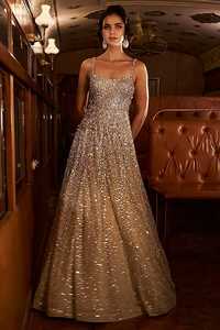 Robe de soirée sirène longue en mousseline anti-plis, à col montant, manches évasées et sequins dorés, avec traîne chapelle - Product Image 6