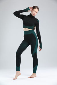 Ensemble de yoga 2 pièces pour femme : haut court dos en U et leggings taille haute effet seconde peau – Tenue de sport, gym, Pilates, fitness - Product Image 2