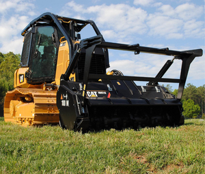 Offre Spéciale : Chargeuse compacte sur chenilles CAT avec broyeur forestier pour le déchiquetage du bois et le défrichement des terres - Product Image 1
