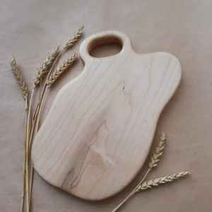 Maple <b>Wood</b> Solid Natural Hardwood Kitchen Cutting Serving Board Handmade Smooth Finish With Handle For Kitchen Restaurant - Product Image 1