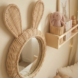 Miroir mural artisanal en rotin naturel avec oreilles de lapin, vente en gros, idéal pour la décoration de la maison, de la chambre d'enfant, de la crèche ou de l'hôtel. - Product Image 3