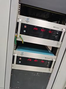 Mesin Pelapis <span class=keywords><strong>PVD</strong></span> Zenix untuk Dekorasi, Kemasan Mewah, Tutup Botol Parfum, Kotak Kosmetik, Wadah Produk Premium - Product Image 2