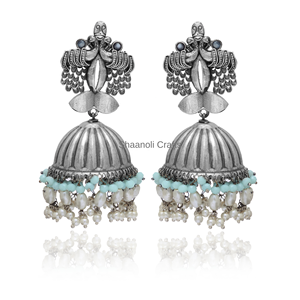 Pendientes de diseñador oxidados de plata Pendientes de Jhumkas con patrón de pavo real hermoso para mujeres y niñas para pendientes de fiesta de boda - Product Image 2