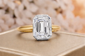 Anillo de Compromiso Solitario de Diamante Corte Esmeralda en Oro de 14K, Diamante Cultivado en Laboratorio / Moissanita, Anillo de Boda Minimalista para Mujer - Product Image 4