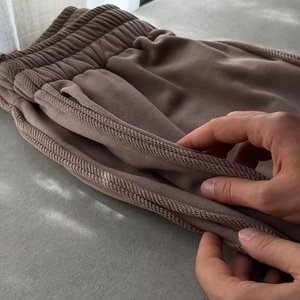 กางเกงจ็อกเกอร์ผ้าฟลีซคอตตอน 100% สีเทา สไตล์สตรีทแวร์ลำลอง มีกระเป๋าซิป เอวยางยืด ทรงหลวม สีพื้น ย้อมสีแบบวอช - Product Image 2