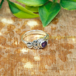 แหวนเงินแท้ 925 ประดับพลอยอเมทิสต์สีม่วงธรรมชาติ ดีไซน์ลายฉลุโบราณ ทำมือ สไตล์โบฮีเมียน สำหรับผู้หญิง เครื่องประดับสไตล์ชาติพันธุ์ - Product Image 5