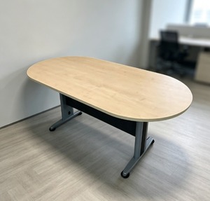Mesa de Conferencia Ovalada Extensible y Convertible Moderna, Tablero de Aglomerado, Patas de Metal, 12 Plazas, Duradera, Sistema de Oficina AY, Comercial - Product Image 1
