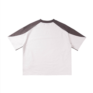 Camiseta de Manga Corta para Hombre, Estilo Raglán con Bloques de Color, Cuello Redondo, Estampado de Letras, Blanca y Gris, Estilo Urbano - Product Image 3