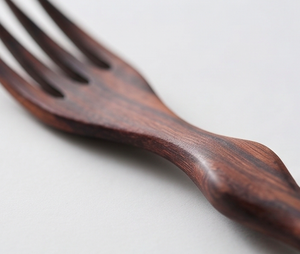 Ensemble de couverts en bois poli à la main, design minimaliste, réutilisables pour le camping, la cuisine, les événements et les restaurants - Product Image 2