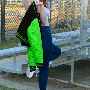 Veste courte universitaire pour femme, style Letterman, noir et vert, avec manches en similicuir, vêtement d'extérieur décontracté, mode féminine - Product Image 4