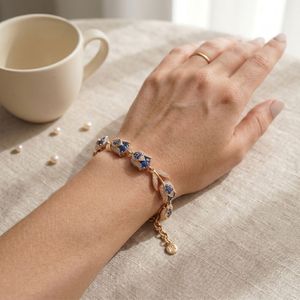 Pulsera de Tulipán con Iniciales para Mujer, Ajustable, Delicada, de Acero Inoxidable Chapado en Oro de 18K, Personalizada - Product Image 3