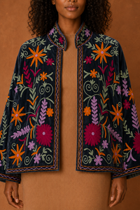 Chaqueta de Invierno con Bordado Suzani, Estilo Floral, Unisex, Hecha a Mano por Artistas, Abrigo Distintivo - Product Image 4
