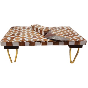 Présentoir à gâteau décoratif moderne en bois et résine avec incrustation naturelle, parfait pour l'affichage des célébrations d'anniversaire de l'Aïd et de mariage - Product Image 1