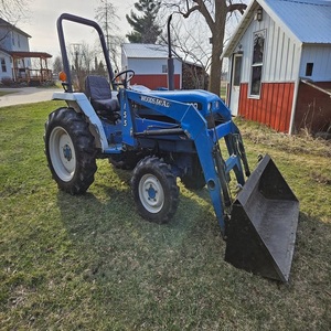 Venta Directa de Fábrica, Tractor New Hollandds 1720, Precio Económico, Máquina Confiable y Eficiente para Uso Agrícola y de Jardinería - Product Image 2