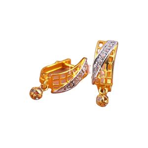 Boucles d'oreilles élégantes en or 18 carats ornées de diamants pour femmes, légères et élégantes, au look tendance, cadeau parfait - Product Image 1