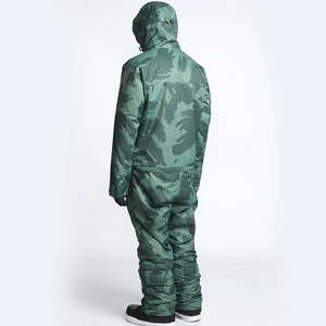 Trajes de esquí personalizados para hombre, impermeables, de una pieza, para deportes de invierno al aire libre. - Product Image 3