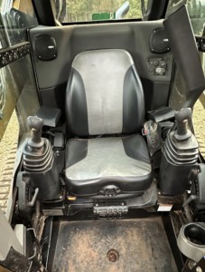 Cargadora compacta de orugas Premium VT70HO MAX en venta - Product Image 6
