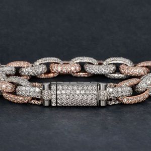 Pulsera cubana de diamantes bicolor, una pieza de joyería brillante con un diseño elegante para amantes de la moda, coleccionistas y buscadores de joyas. - Product Image 2