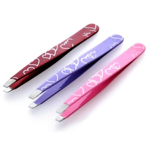 Pinzas para Cejas con Diseño de Corazón, Punta Curva, Acero Inoxidable, Ecológicas, Modernas, Duraderas, Precisión en el Aseo, Color Rosa - Product Image 1