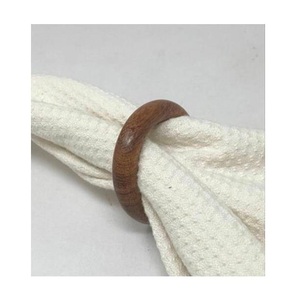 แหวนรองผ้าเช็ดปากไม้เนื้อแข็งแบบเรียบง่าย เป็นมิตรกับสิ่งแวดล้อม ทนทาน ใช้สำหรับโรงแรม งานแต่งงาน และตกแต่งโต๊ะอาหาร - Product Image 1