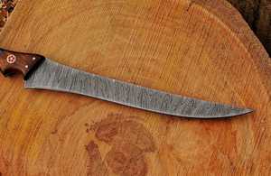 Couteau à filet en acier damas forgé à la main de 13 pouces |   Couteau de chasse personnalisé avec manche en bois et os, avec broches en laiton et étui - Product Image 2