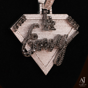 Suministro al por mayor de colgantes de moissanita de diseño personalizado con artesanía premium para negocios de joyería fina al por mayor en venta - Product Image 4