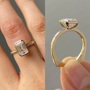 ชุดฝาแหวนหมั้นเพชรโมอิส925าไนต์ตัดมรกตแหวนแต่งงานเงินแท้แบบก้านข้างสำหรับตัดแหวนครบรอบแบบยุโรป - Product Image 1