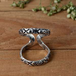 Anillo Ajustable de Plata de Ley 925 para Artritis |   Anillo de Soporte para Dedos con Diseño Floral Tribal Oxidado Nakkashi, Joyería Terapéutica - Product Image 1