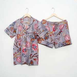 Ensemble de pyjama pour femmes en coton 100% pur à manches courtes et col en V avec cordon de serrage - Vêtements de nuit doux, à séchage rapide et respirants - Product Image 3