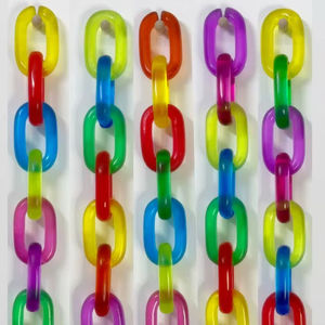 Chaînes en résine translucide multicolores pour décoration murale intérieure, ornement suspendu décoratif, accessoires DIY pour l'esthétique de la pièce - Product Image 1