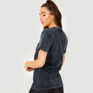 T-shirt élégant noir délavé à l'acide pour femme |   Vêtements décontractés chics de luxe, style vintage, conçus pour la rue et la mode - Product Image 3