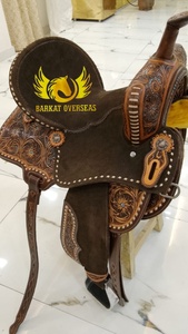 Silla de montar western de cuero genuino nueva, hecha a mano, ligera, con adornos florales y detalles en verde azulado, para carreras de barriles, con asiento profundo y portátil. - Product Image 5