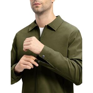 Chaqueta cortavientos ligera personalizada para hombre con marca personalizada tela impermeable transpirable para uso en exteriores - Product Image 4