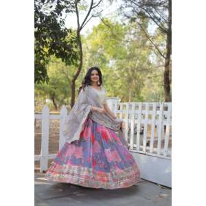 Faux Georgette imprimé numérique avec fil à paillettes lourd travail brodé Lehenga choli - Product Image 1