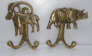 Elegantes Ganchos de Aluminio para Montar en la Pared, 4 Ganchos, Diseño Minimalista con Patrón de Letras, Perchero Multifuncional para Ropa a Precio Económico - Product Image 4