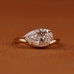 Anillo de Compromiso con Diamante Cultivado en Laboratorio, Corte Pera, Oro Sólido de 14K, Anillo de Boda Solitario para Mujer, Certificado IGI - Product Image 1