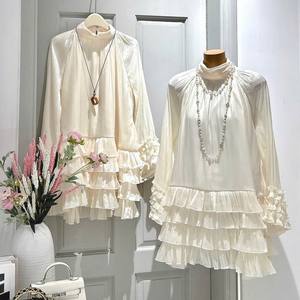 Robe longue personnalisée pour femme en mousseline de soie, col carré, sans manches, coupe trapèze, taille haute, imprimé floral vintage, coupe ajustée, écologique - Product Image 1