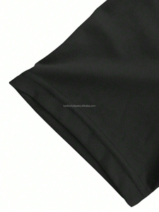เสื้อโปโลผู้ชายลายบล็อกสีสันสดใส แฟชั่นแบบต่อผ้า สไตล์ลำลอง แขนสั้น ทรงเข้ารูป เหมาะสำหรับเล่นกอล์ฟ พร้อมปักโลโก้ตามสั่ง - Product Image 3