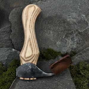 Lame en acier carbone forgée à la main, manche en bois de frêne, étui en cuir - Product Image 2