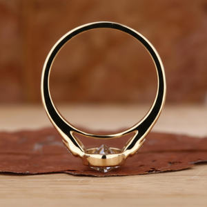 Bague de fiançailles ovale sertie de diamants, bague solitaire en or pour femme, bijoux minimalistes de luxe - Product Image 5