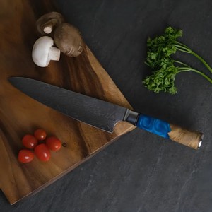 Ensemble de 2 couteaux de chef faits main en acier Damas, lame de 8 pouces, manche en bois et résine, avec étui en cuir - Product Image 4