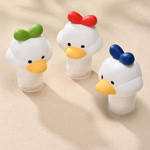 Bouteille distributrice en silicone de 80 ml avec bouchon à clapet et motif mignon de petit canard pour shampoing, cosmétiques, gel douche - Bouteille à presser - Product Image 3