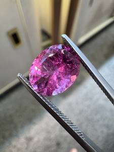 Turmalina Rosa Natural, Corte Ovalado, 3.91CT, Gema Suelta Facetada con Juego de Color/Fuego, Origen África, para Joyería y Coleccionistas, Zehra - Product Image 1
