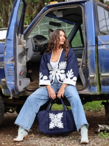 Chaqueta Hawaiana Reversible de Algodón Hecha a Mano con Bordado Vintage, Prenda Exterior Ecológica de Secado Rápido, Producto de Alta Calidad - Product Image 1
