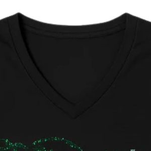 Camiseta con cuello en V y pedrería negra de Links Inc, camisa de algodón con logotipo bordado para mujer, colección Sacred Heart, top para mujer - Product Image 4