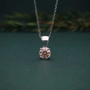 Pendentif rond en or 14 carats pour femmes et hommes, serti de diamants roses fantaisie de 1,03 ct, cultivés en laboratoire - Product Image 1