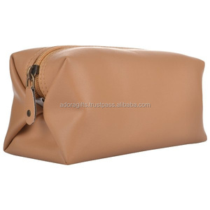 Sac cosmétique en cuir de haute qualité avec accessoires de maquillage à fermeture à glissière à la mode d'Inde - Product Image 4
