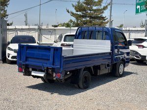 Camioneta Comercial Usada Bongo 3 2017, 1 Tonelada, Azul, Volante a la Izquierda, Diésel, Manual, 4x2, 2WD, Cabina King, con Sistema Hidráulico - Product Image 6