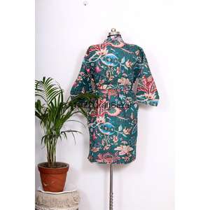 Kimono de algodón 100% puro para mujer, con estampado floral de lujo, mangas tres cuartos, tela suave y transpirable para el invierno. - Product Image 2